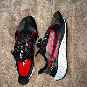 Nike Zoom Gravity Black University Red size 13